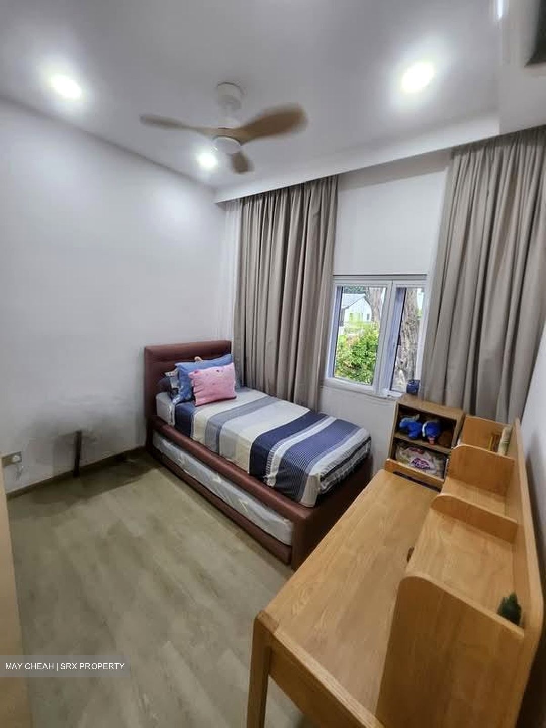 Sixth Avenue (D10), Terrace #568434011